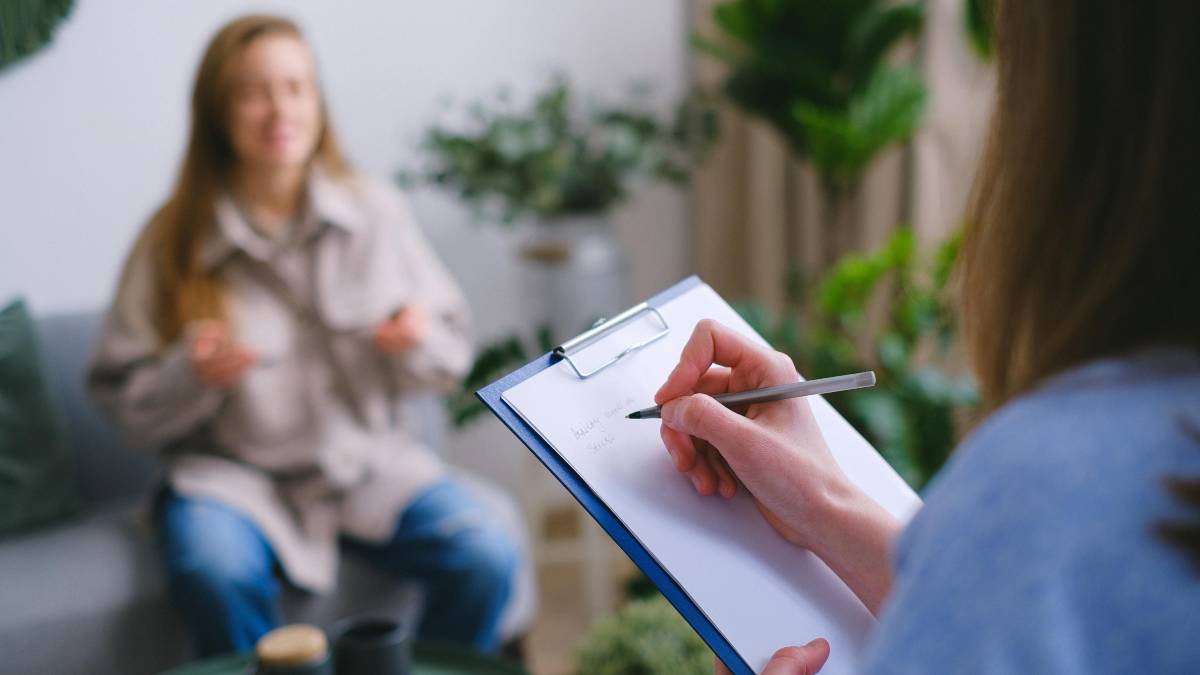 Psicólogos apontam que nem sempre responder na hora é a melhor opção, demonstra inteligência emocional. Foto: Pexels