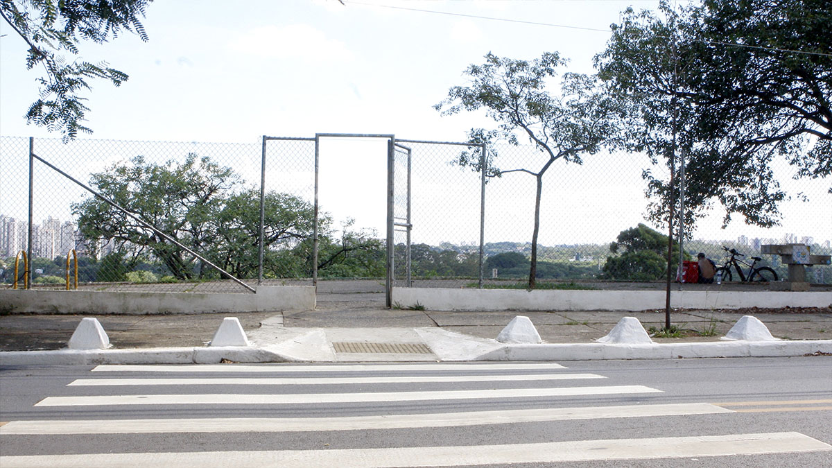 Cercamento causou polêmica no Alto de Pinheiros/Yuri Villaça/Gazeta de S.Paulo