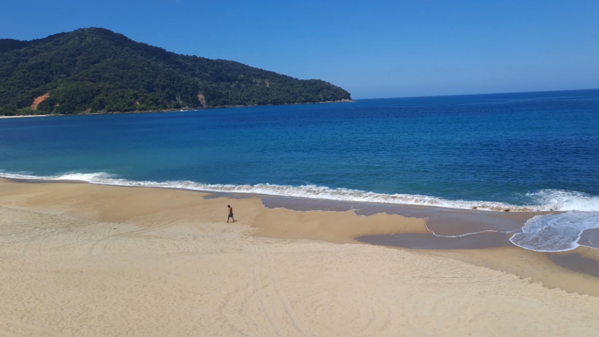 Com seu equilíbrio entre natureza e serviços, Boiçucanga consolida-se como uma parada obrigatória para quem deseja explorar o melhor do litoral paulista. Fotos: Reprodução/YouTube