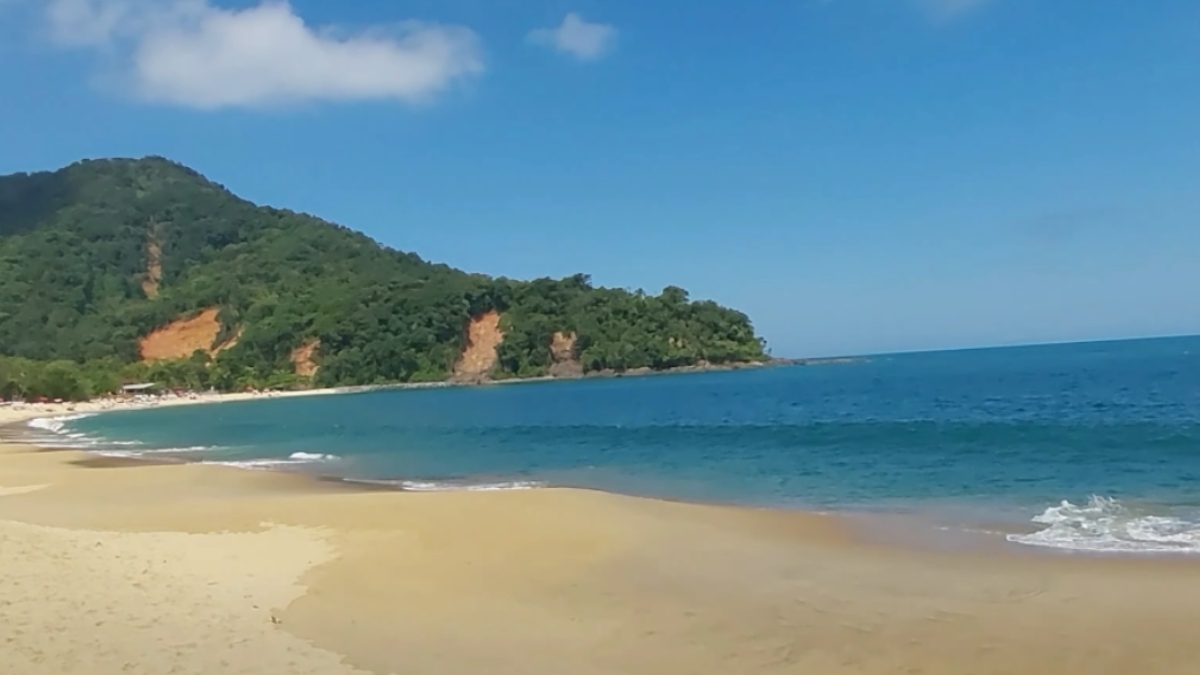 Um dos maiores diferenciais de Boiçucanga é o seu famoso pôr do sol, que transforma o fim de tarde em um dos momentos mais bonitos de São Sebastião, com cores refletindo no mar calmo e transmitindo a sensação de não querer deixar o local por horas.