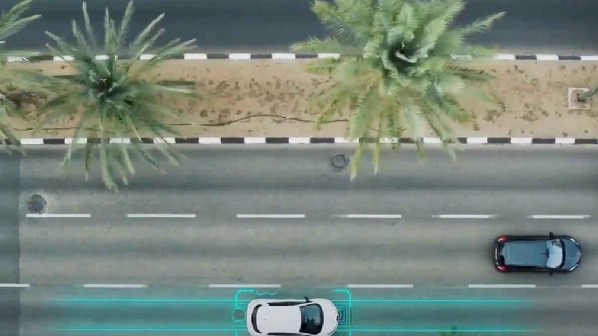 3. Sensores segmentam a pista e energizam apenas o trecho sob o veículo para reduzir perdas e aumentar a segurança. Foto: Reprodução/Youtube