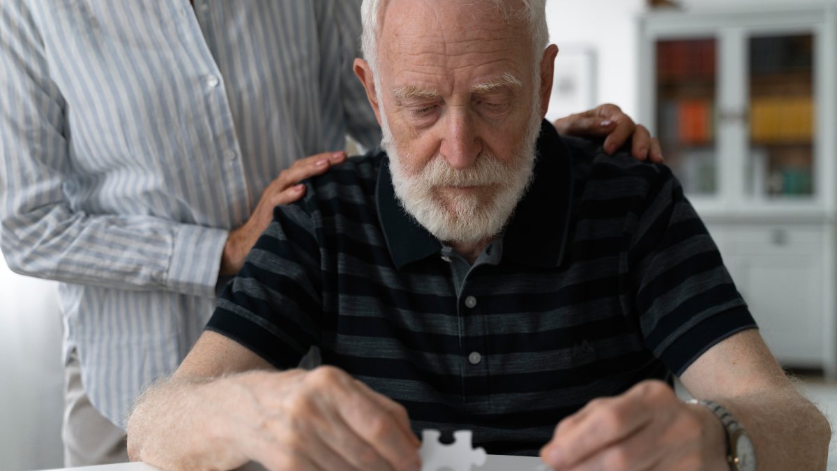 A descoberta pode ajudar no diagnóstico precoce e no desenvolvimento de tratamentos mais eficazes contra o Alzheimer (Fotos: Freepik)