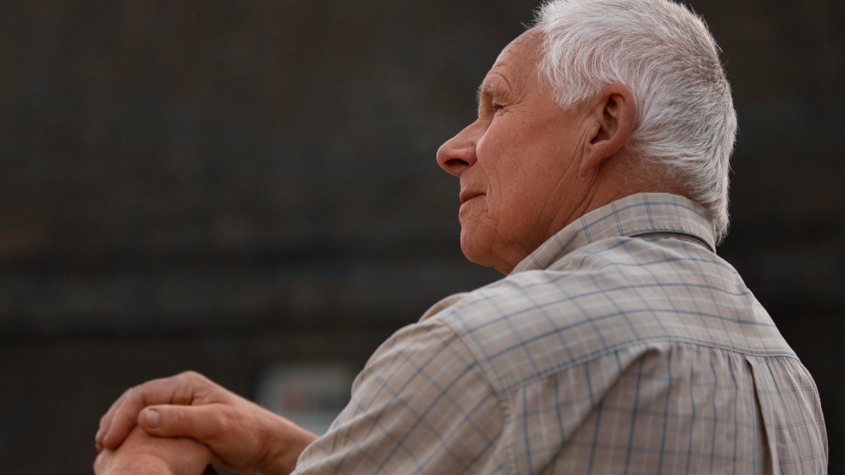 Ao responder 'sou engenheiro' ou 'sou gerente', havia uma identidade clara; com a aposentadoria, essa referência deixa de existir de forma repentina (Foto: Freepik)