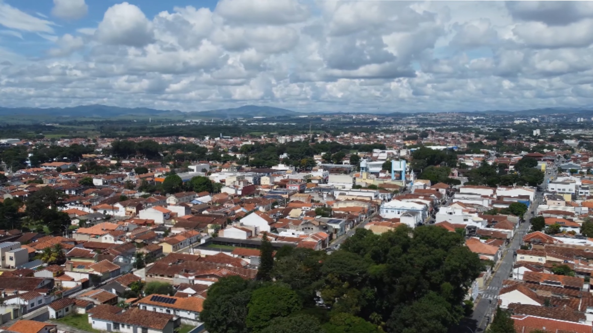 Tremembé preserva a essência das pequenas cidades do interior paulista, com ruas largas, baixa movimentação e uma rotina silenciosa.
