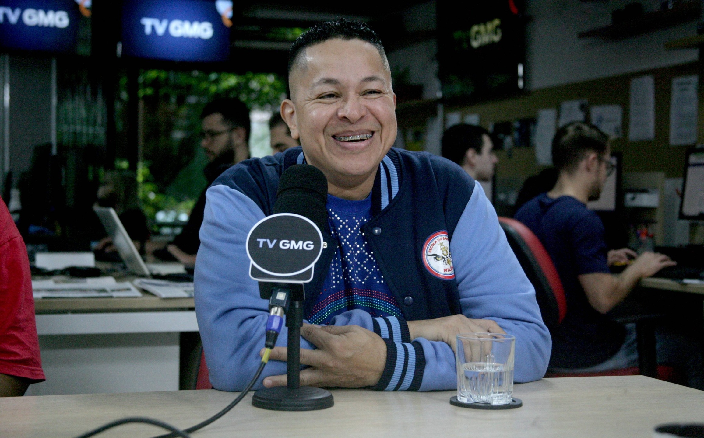 Voz da Estrela do Terceiro Milênio, Darlan Alves comemora trajetória e fala sobre o Carnaval de SP.