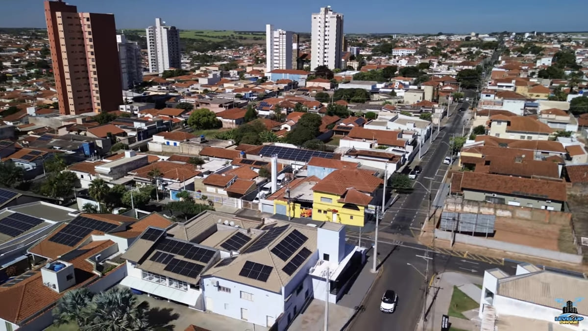 O clima acolhedor e a tradição marcam a vida em Olímpia Reprodução/YouTube