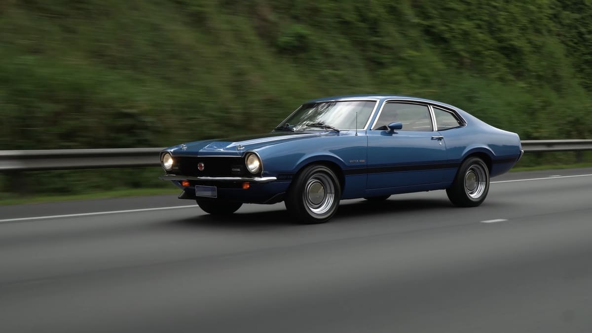 Capô longo e frente agressiva reforçam a identidade esportiva do Ford Maverick - Reprodução/YouTube