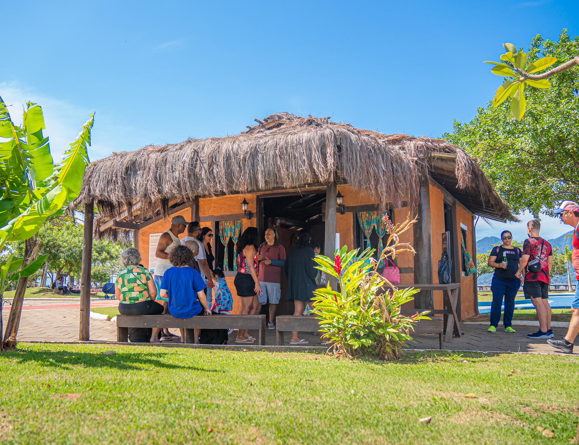 Evento pretende resgatar clima clássico de litoral, com som ao vivo, pé na areia e encontro de gerações /Divulgação/PMSS