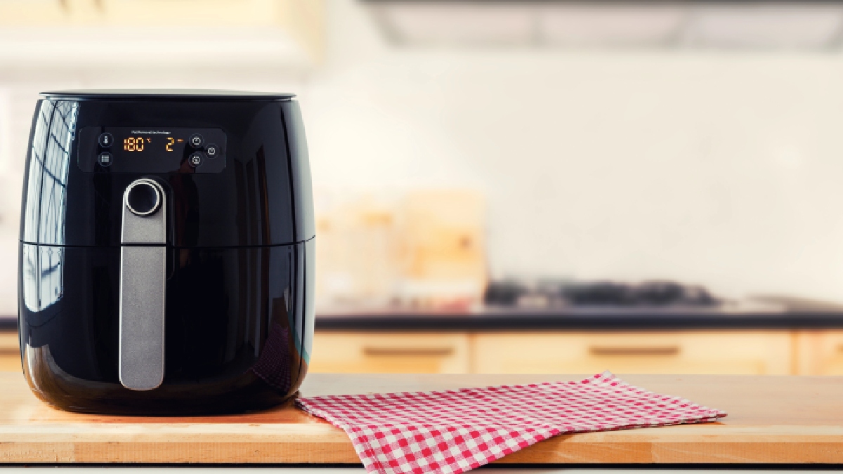 Diferente do uso de produtos abrasivos que podem danificar o aparelho, a técnica sugerida pelo especialista utiliza uma reação química controlada - (Escapejaja/Depositphotos)