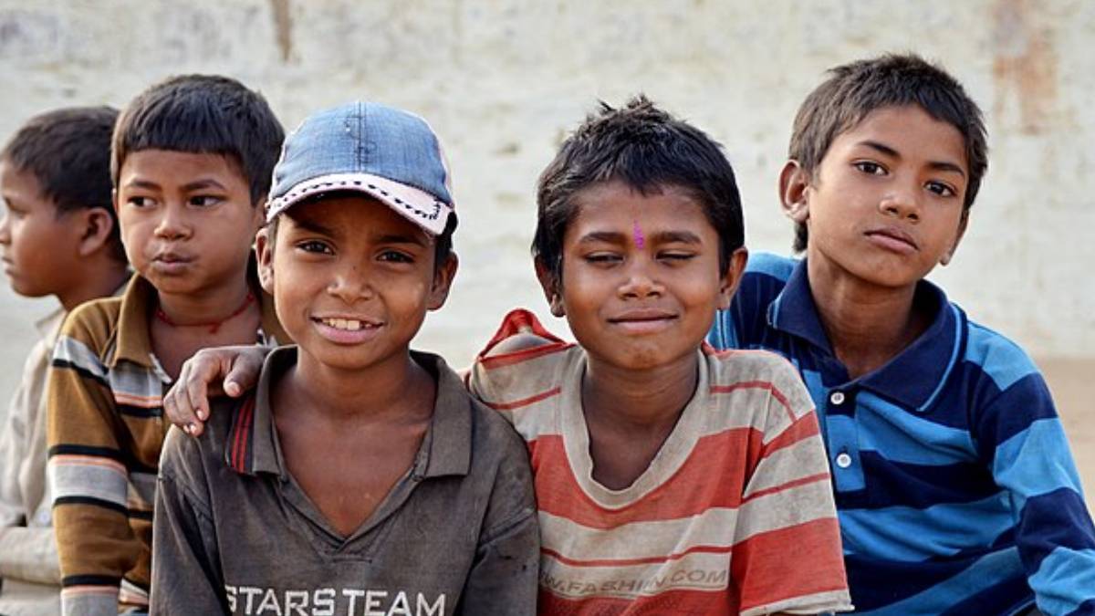 Especialistas apontam que o trauma coletivo pode atravessar gerações e afetar desenvolvimento emocional e social. Foto: Wikimedia Commons