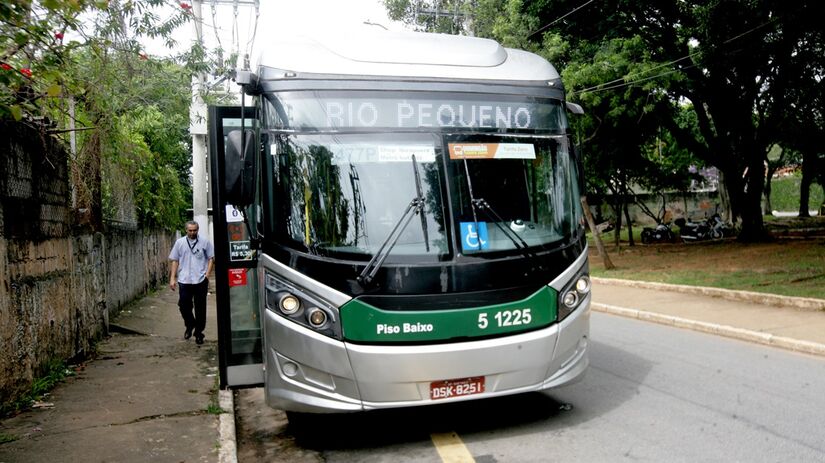 Atualmente, o modelo mais comum faz com que usuários e Poder Público, juntos, paguem às empresas de ônibus/Thiago Neme/Gazeta de S.Paulo