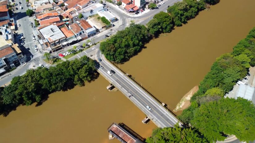 O turismo religioso em São Paulo inclui lugares como o Mosteiro da Luz, onde as pílulas de Frei Galvão seguem sendo distribuídas. Foto: Reprodução/Youtube