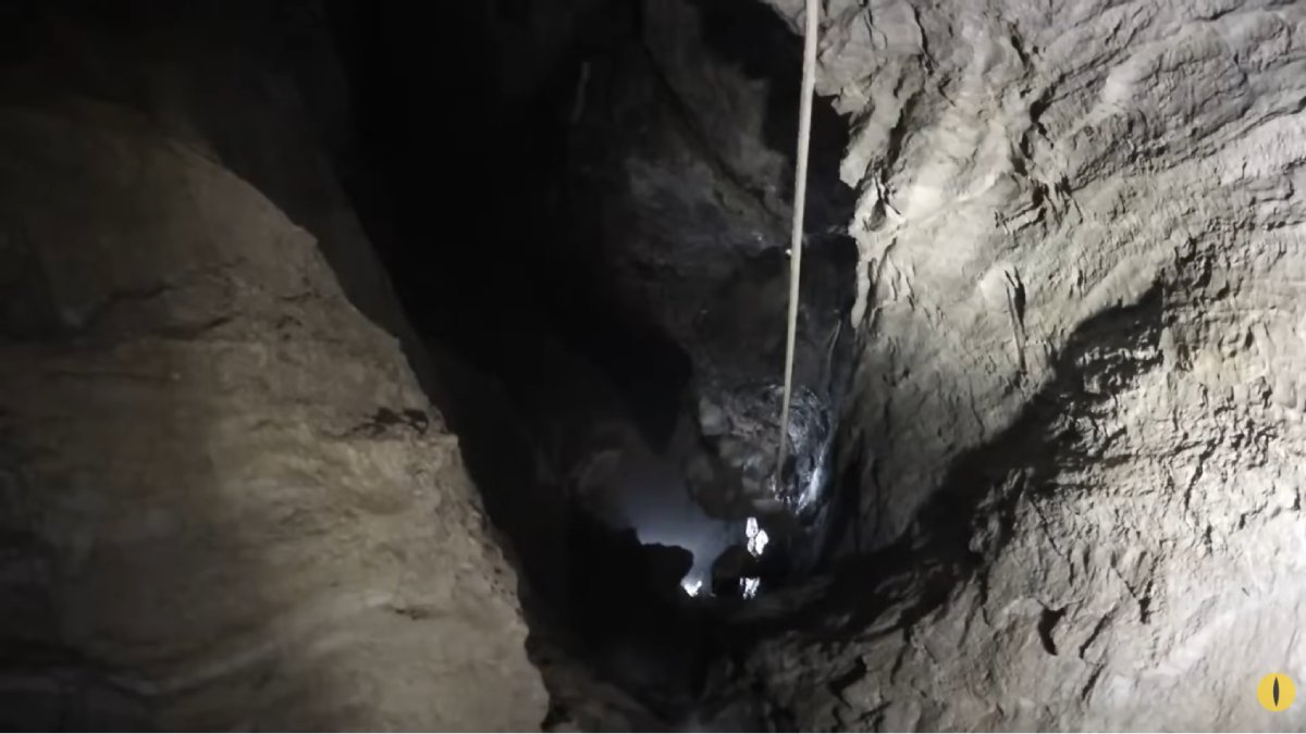 A caverna de Veryovkina, no leste europeu, é a mais profunda do mundo, com mais de 2.200 metros