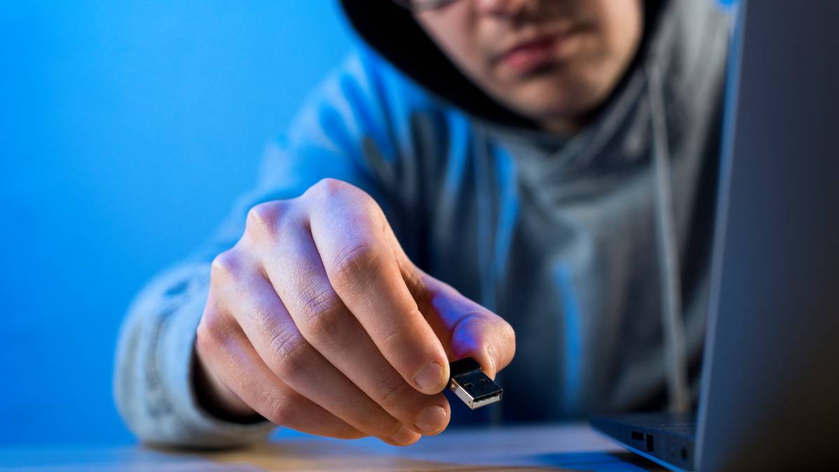 O controle da internet se tornou um dos principais debates globais sobre liberdade de expressão (Foto: Freepik)