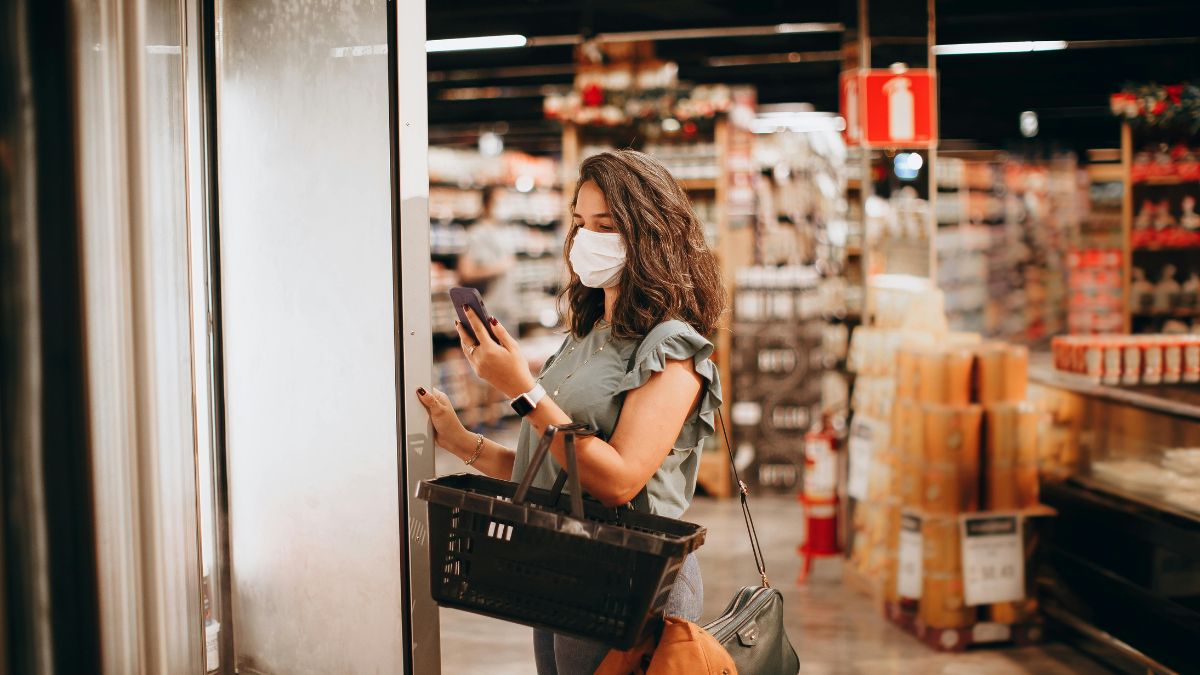Com organização, é possível manter a qualidade da alimentação e gastar menos no supermercado (Foto: Pexels, Helena Lop)