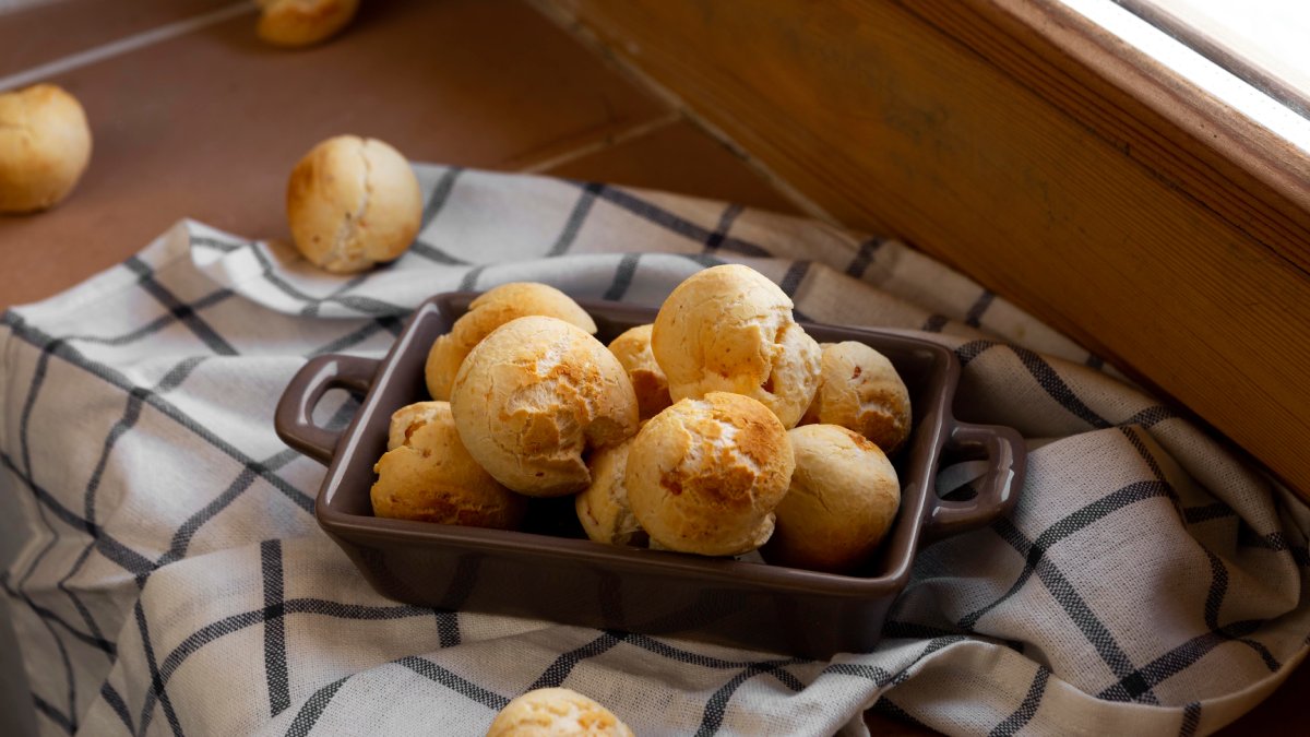 No resultado final, o pão de queijo congelado da marca Momento Mambo conquistou o primeiro lugar no teste (Fotos: Freepik)