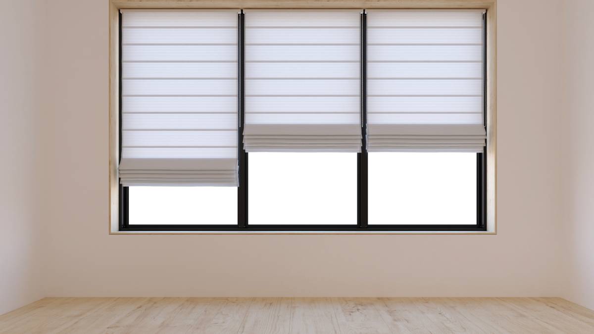 Vidros inteligentes e persianas automatizadas oferecem controle gradual da luminosidade e ajudam no descanso. Foto: Freepik