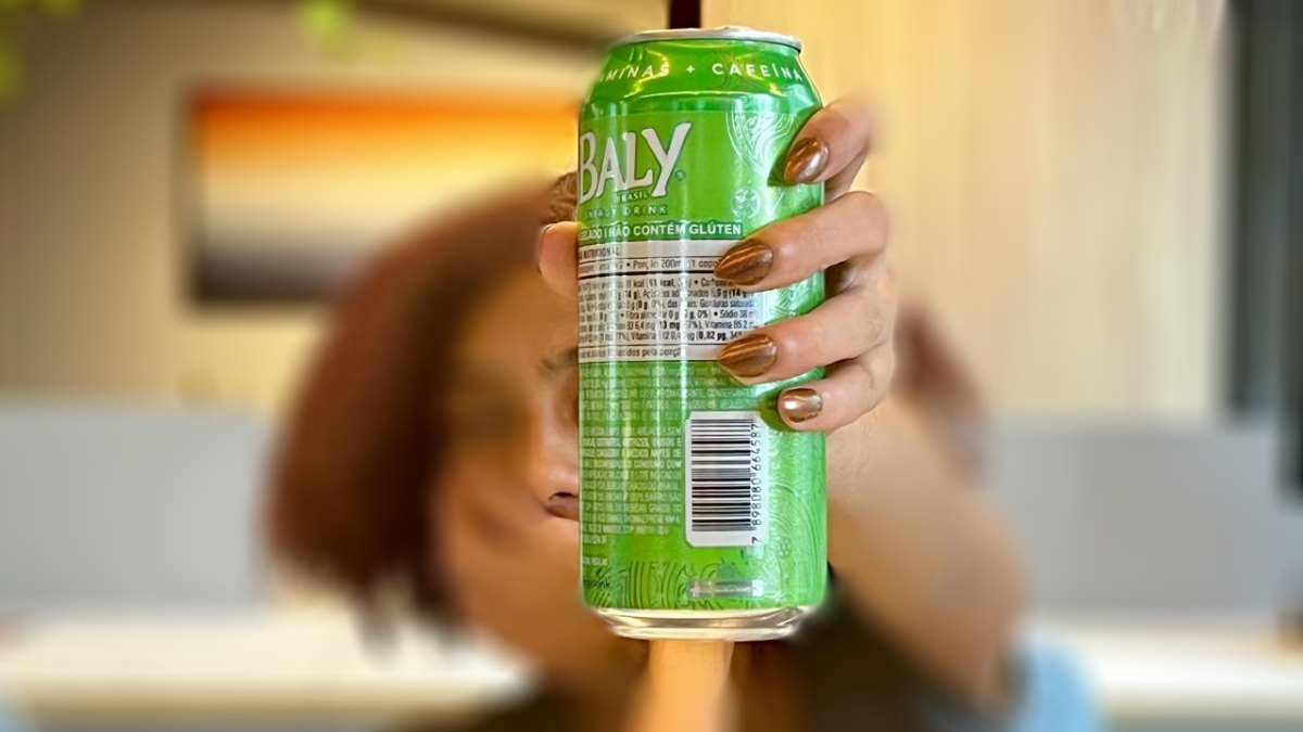 A Sociedade Brasileira de Cardiologia e órgãos internacionais, como a FDA, estabelecem que o limite seguro de consumo de cafeína para adultos saudáveis é de 400 mg por dia. Foto: Raphael Miras/Gazeta S.Paulo
