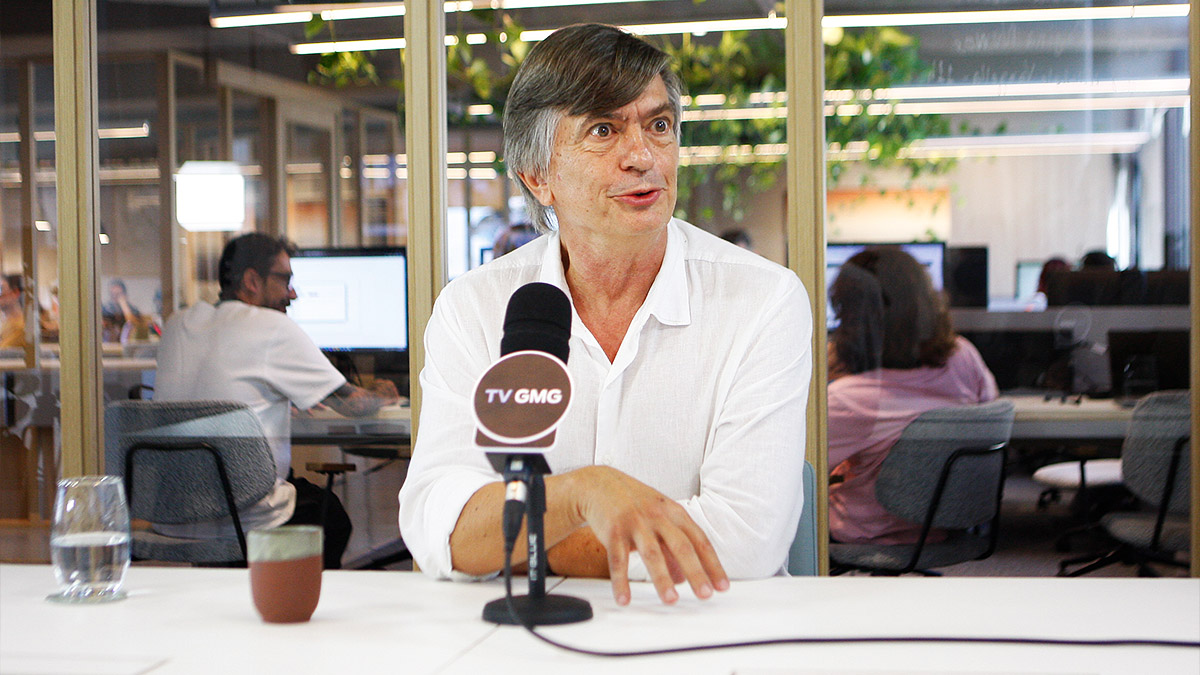 Jorge é economista formado pela Universidade de Buenos Aires e possui MBA e cursos em vendas, marketing e negociação estratégica pelas universidades de Darden, Kellogg School e Harvard Business School.