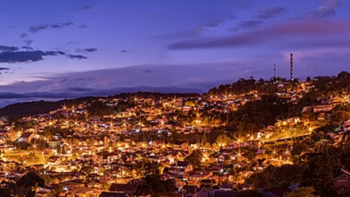 Gramado é conhecida pelo frio e pelas paisagens de inverno, mas a cidade abriga uma atração que subverte essa lógica oferecendo calor o ano inteiro (Foto: Felipe Valduga/Wikimedia Commons)