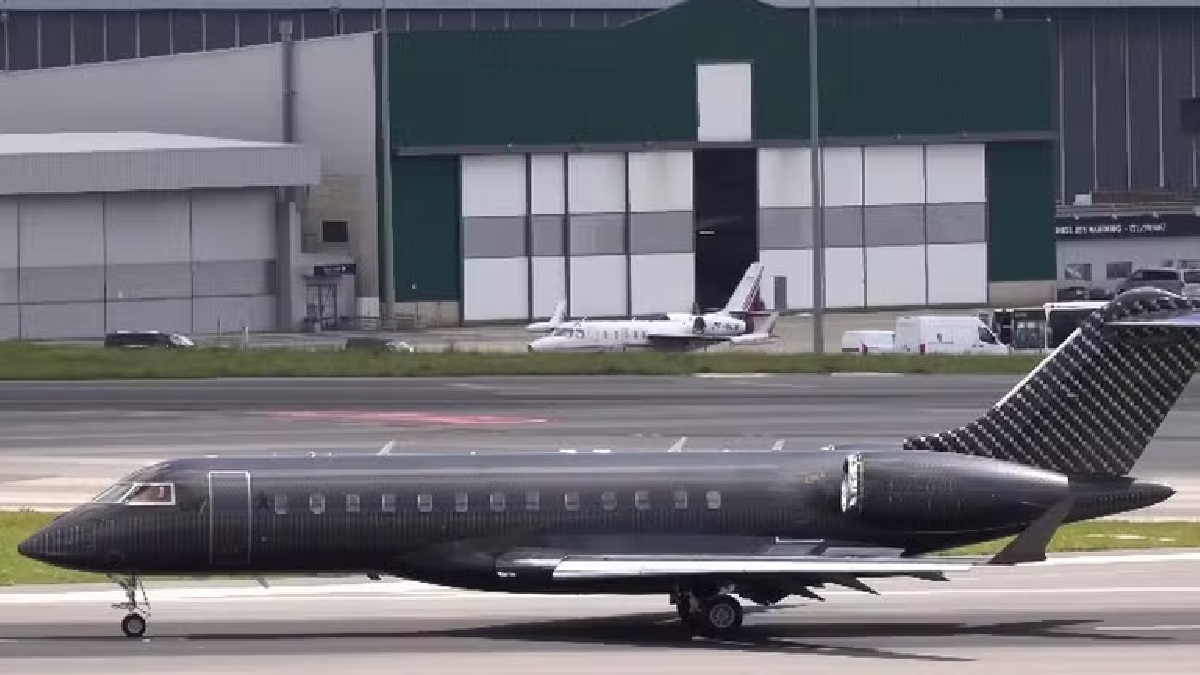 A aeronave é um Bombardier Global Express XRS, com valor de mercado estimado em £ 61 milhões (aproximadamente R$ 380 milhões)