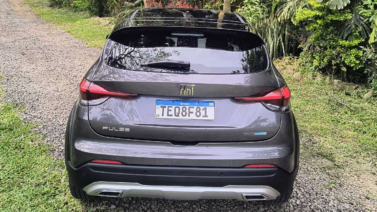 Na linha 2026, tanto nas versões "comuns" quanto nas híbridas, o Pulse traz desenho frontal renovado, inspirado na esportividade do Fastback, com novas grades com temas verticais, novo skid plate/Divulgação