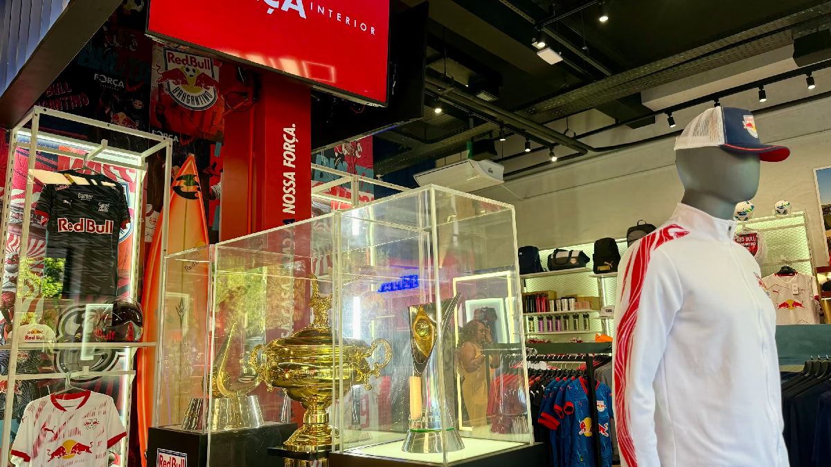 Casa inclui espaço externo, dois telões, espaço dedicado às crianças, pinball, oficinas infantis e um simulador de Fórmula 1 Red Bull Racing/Divulgação/Red Bull Bragantino