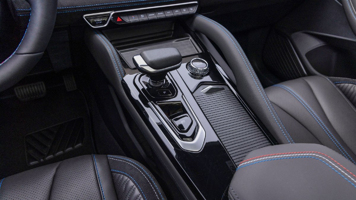 O design externo do Koleos é um fator de diferenciação no segmento, expressando solidez, valor percebido, tecnologias incorporadas e características premium