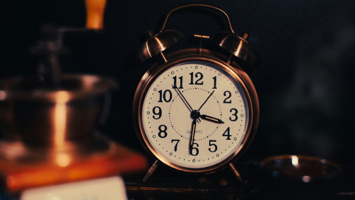 O melhor momento para tomar café depende do cronotipo, do horário em que a pessoa acorda e da resposta do próprio corpo (Foto: Ruslan Sikunov / Pexels)
