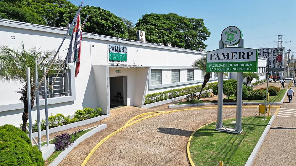 A FAMERP reforça o peso de Rio Preto na formação médica do interior paulista (Foto: Marcos Morelli / Wikimedia Commons)