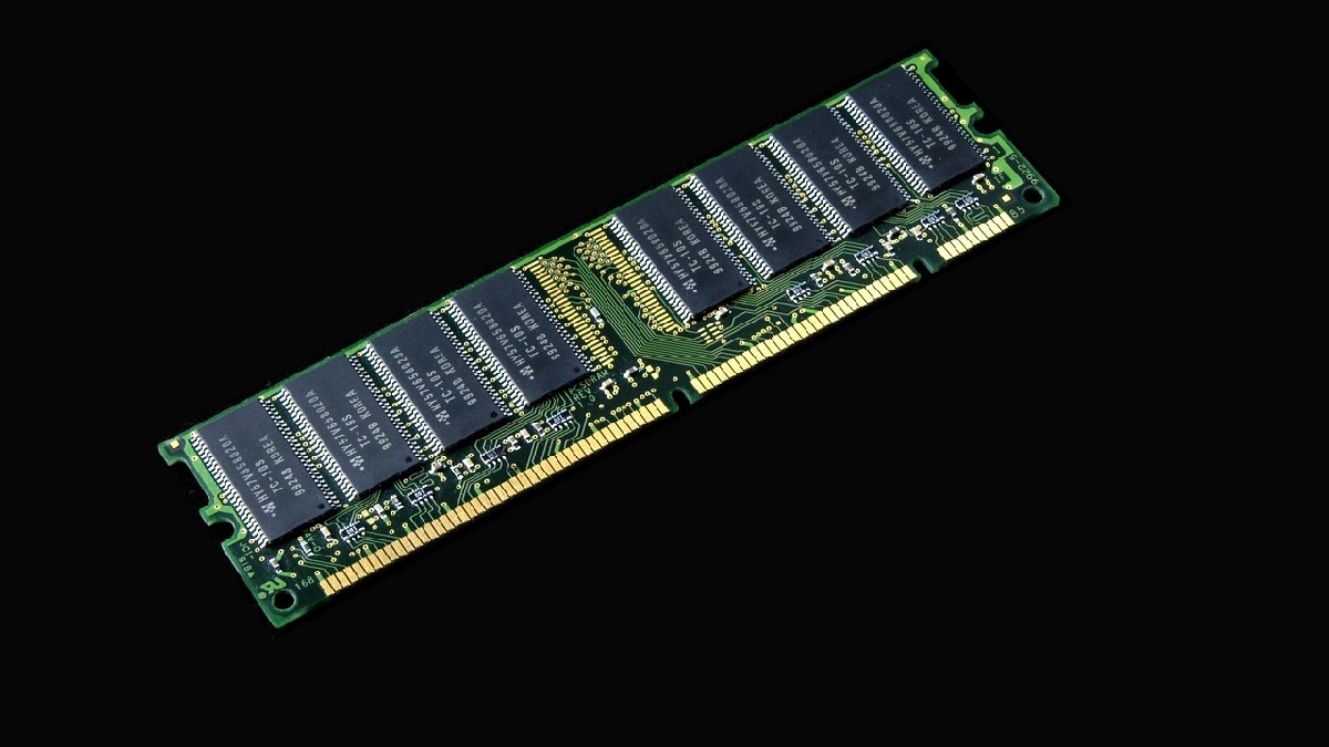 A foto mostra como um pente isolado pode parecer simples para quem não acompanha hardware, embora algumas versões atinjam preços altos no varejo (Foto: cliffsmith23 / Pixabay)