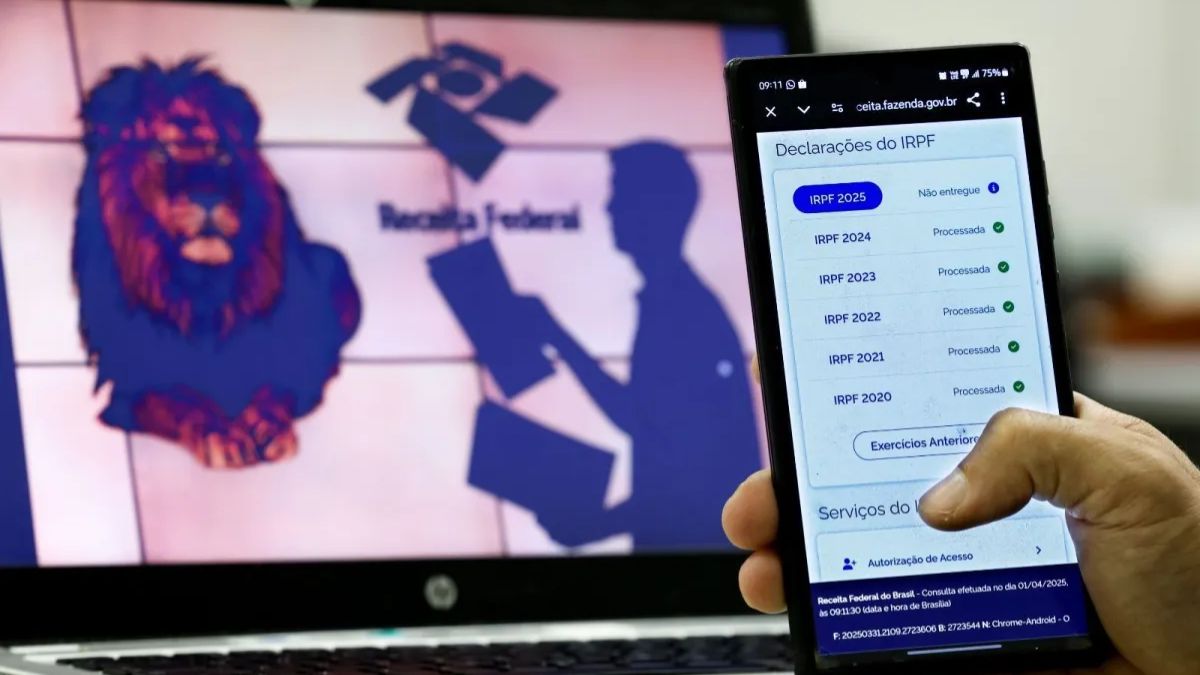 A fiscalização da Receita Federal está mais ágil com o cruzamento digital de dados, detectando divergências em poucos dias após o envio. Joédson Alves/Agência Brasil