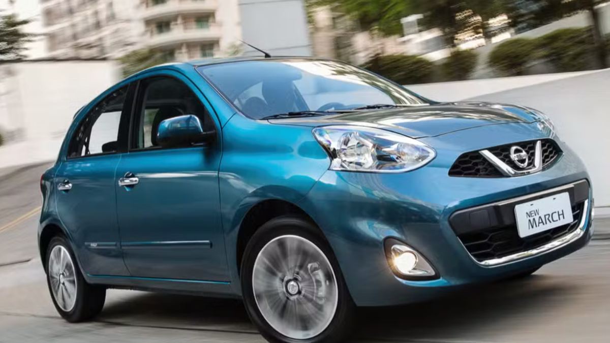Nissan March SV oferece bom desempenho, consumo equilibrado e mecânica confiável, sendo destaque entre os hatches seminovos. Foto: Divulgação