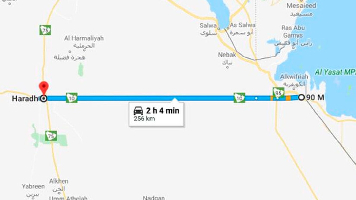 Estrada tem 1.480 quilômetros e liga Ad Darb à fronteira com os Emirados Árabes Unidos, mas segmento entre Haradh e Al Batha está no 'Livro dos Recordes' (Reprodução/Google Maps)