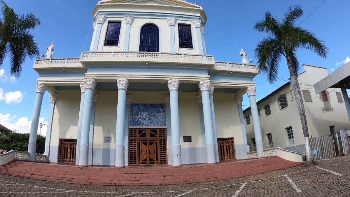 (Fotos: Reprodução YouTube)
