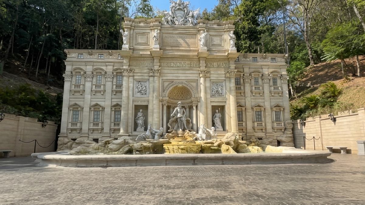 Estrutura construída em cidade turística reproduz detalhes da fonte histórica e homenageia a herança italiana na região