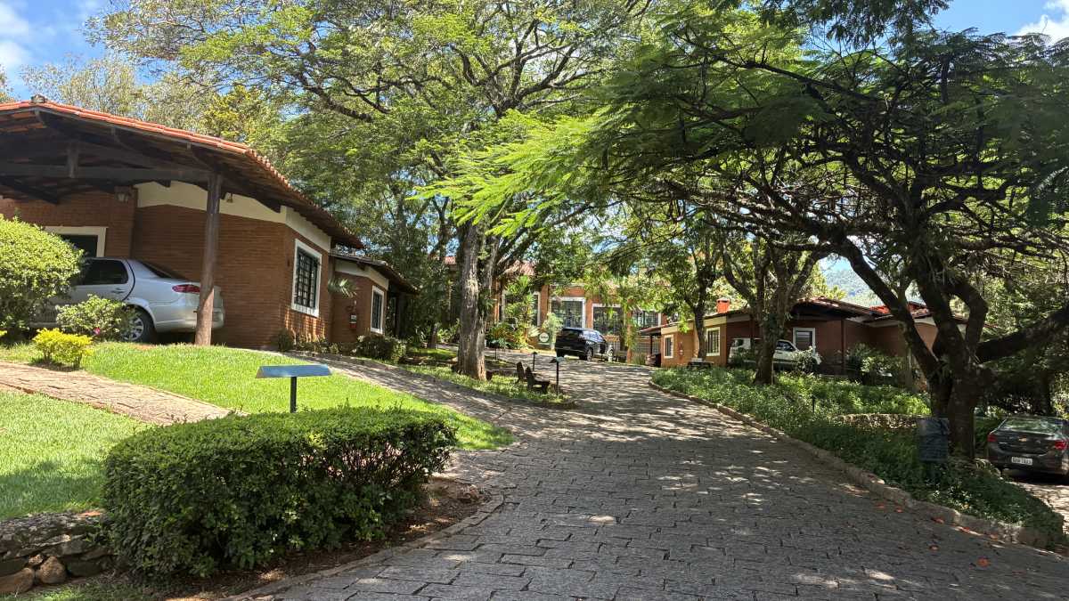 Praça do Grinberg's Village Hotel
