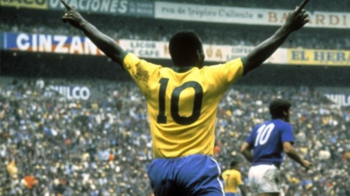 Pelé: 12 gols ao longo do campeonato da FIFA. - Consolidou o recorde de único jogador tricampeão do torneio - (Divulgação/CBF)