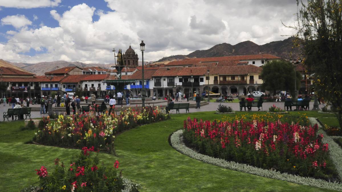 Para quem fica na região central, caminhar costuma ser a melhor forma de aproveitar Gramado durante os dias de maior movimento (Foto: PxHere)