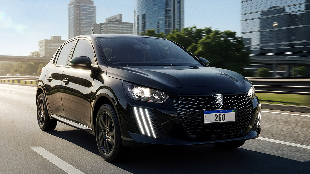 O diferencial é o acabamento interno superior aos concorrentes diretos e o motor turbo de 130 cv, que garante um desempenho esportivo em um carro compacto/Divulgação