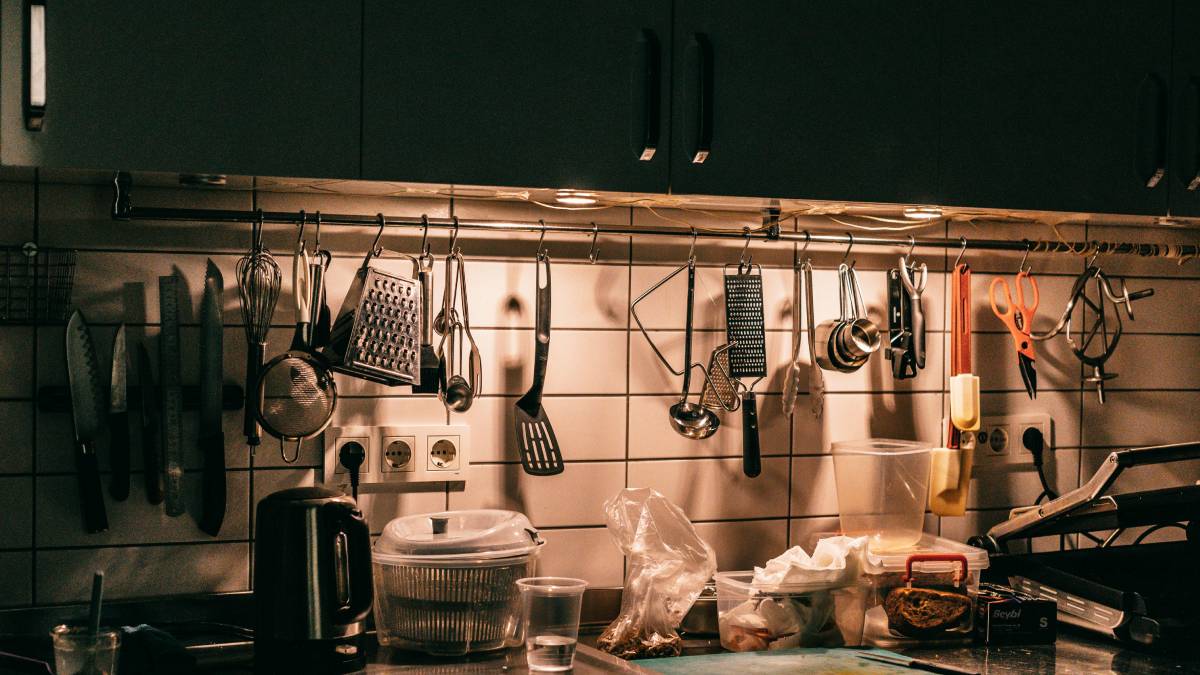Alguns truques do dia a dia ajudam a economizar tempo, evitar desperdício e até reduzir o esforço na limpeza. E o melhor: sem complicação (Fotos: Pexels)