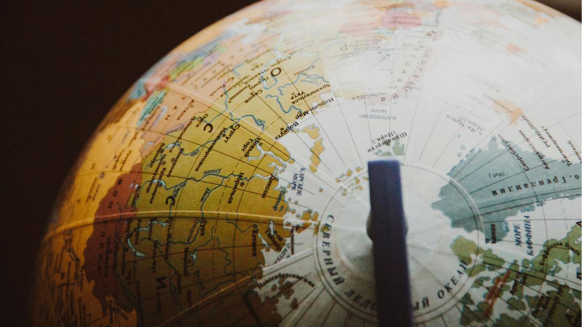 Enquanto potências disputam a chegada a Marte e ampliam planos para voltar à Lua, um país da América do Sul começa a chamar atenção por um motivo estratégico: sua localização geográfica