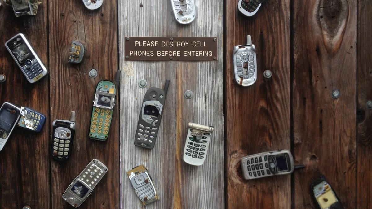 O "tijolão" virou símbolo dos primeiros anos da telefonia móvel e ajuda a explicar por que ter um celular já foi artigo de luxo (Foto: Freepik)