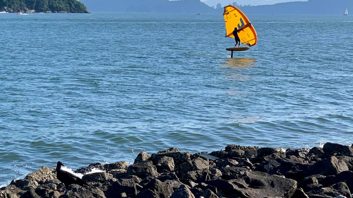 A paisagem da orla reforça o apelo turístico da cidade, que também se destaca pela culinária ligada ao mar (Foto: Pexels)