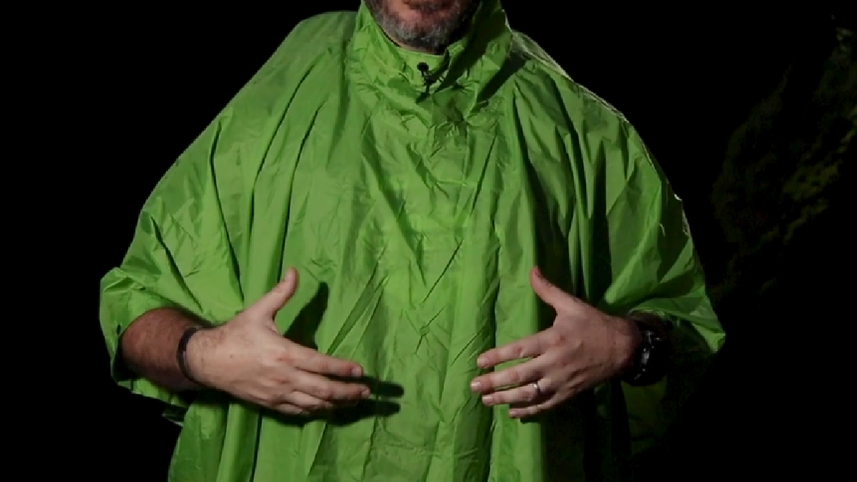 Ideia do modelo é fazer a pessoa esquecer da sensação de abafamento das capas de chuva antigas.