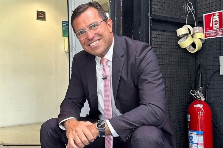 Desse período, passou 11 anos à frente do Bom Dia São Paulo, um dos principais telejornais da emissora.