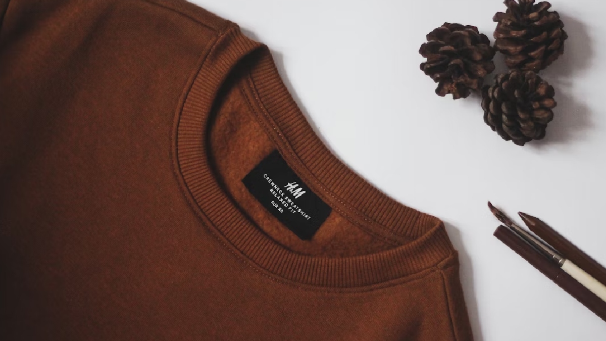 Estes tons de marrom e argila transmitem sofisticação sem esforço ou uma grande mudança no guarda-roupa para se adaptar, sendo considerado um 'luxo silencioso' - (Meghna R/Unsplash)