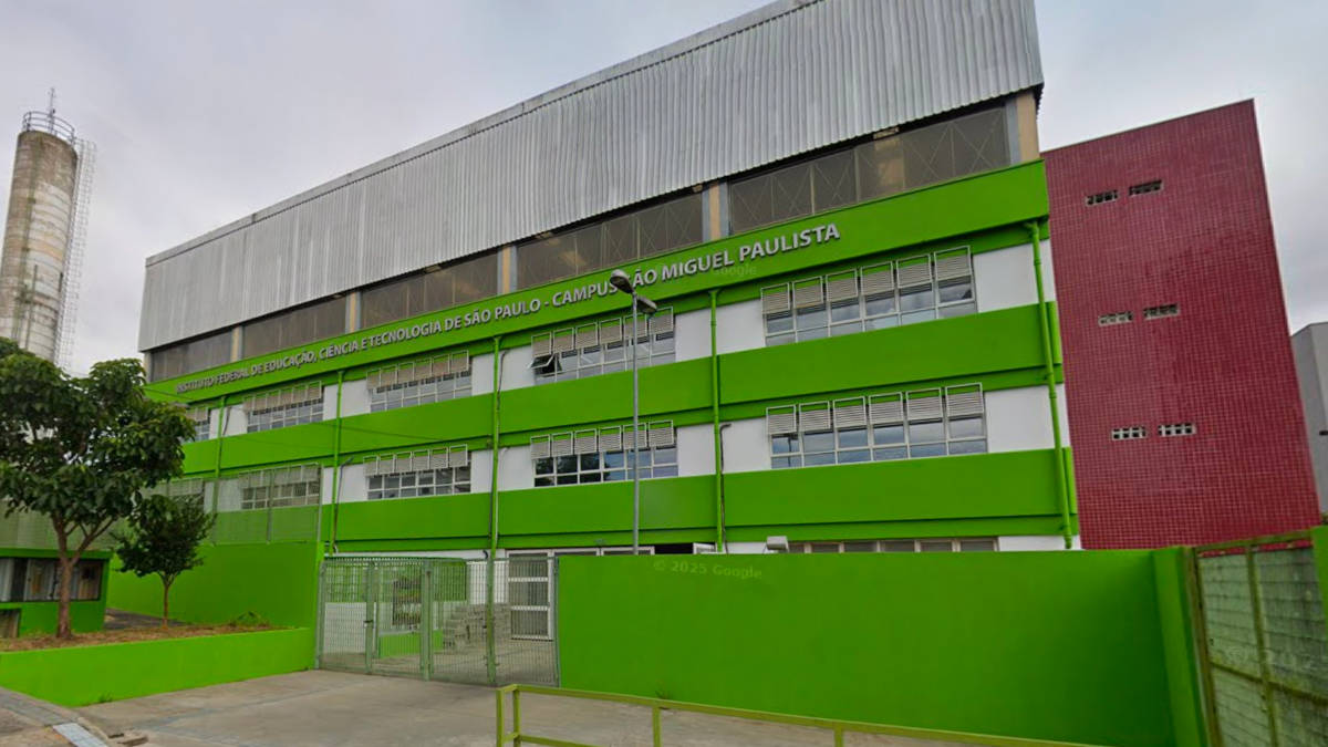 O IFSP de São Miguel Paulista registrou média de 619,9 no Enem 2024 e ganhou destaque entre as escolas públicas da Capital. O desempenho reforça o peso da escola pública na formação de alunos da periferia e amplia o interesse de famílias da zona leste. Foto: Reprodução/Google Maps