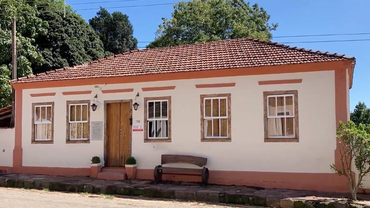 Morros, trilhas e paisagens abertas completam o roteiro de quem visita Itirapina. Foto: Reprodução/Youtube