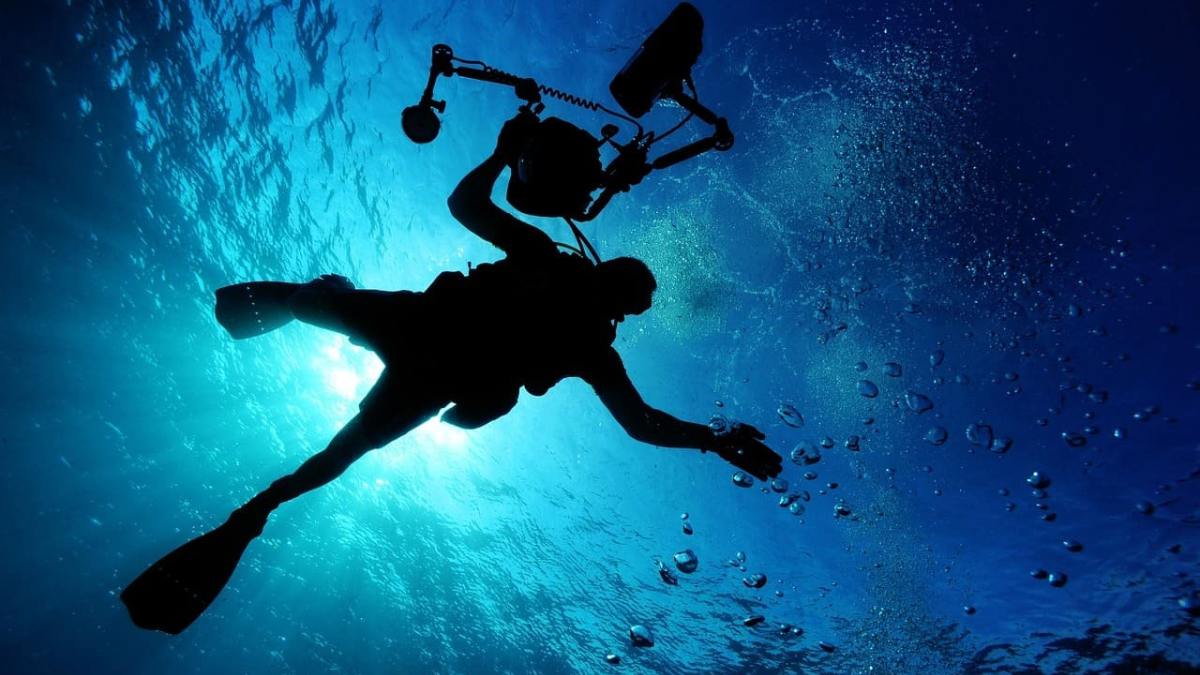 Mergulho: para explorar o silêncio e a beleza das profundezas, o mergulho autônomo (com cilindro) requer curso e licença. Destinos como Fernando de Noronha/PE e Bonito/MS oferecem águas tão cristalinas que parecem aquários gigantes. Foto: Banco de dados/Pixarbay